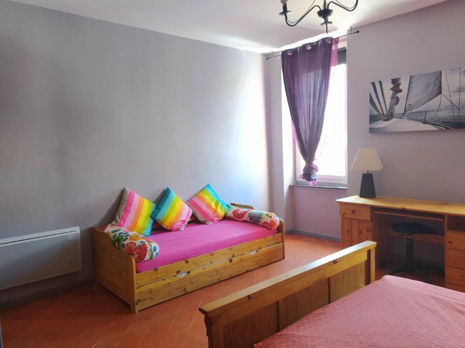 Appartement Spacieux Avec Grand Patio, 1Er Etage سيجيان المظهر الخارجي الصورة